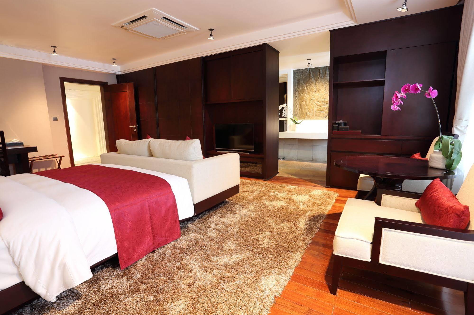 Arunreas Hotel Phnom Pen Exterior foto